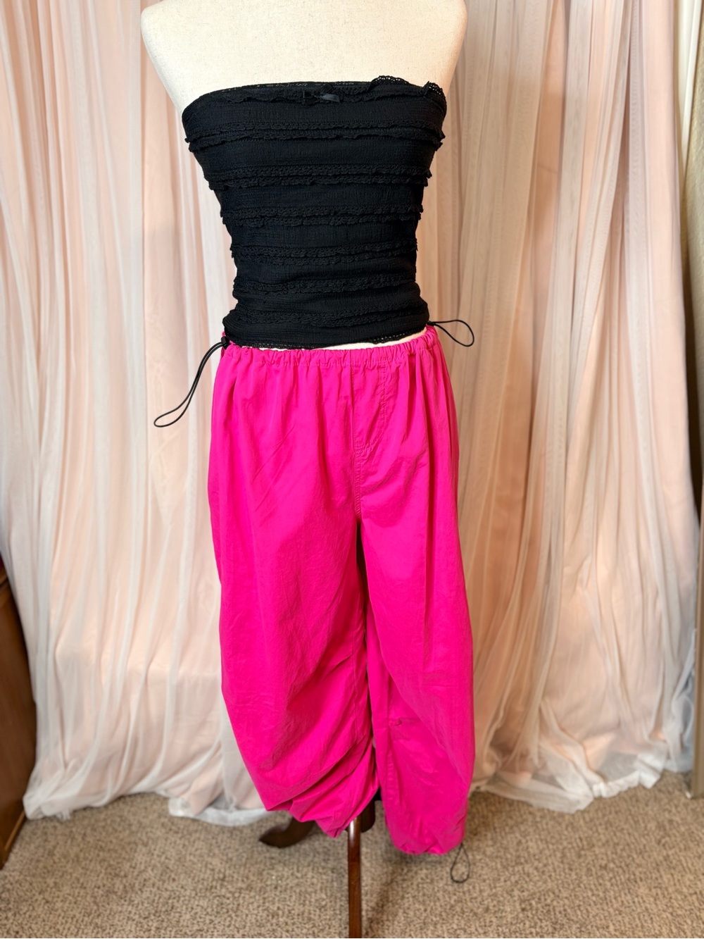Forever 21, Hot Pink, Baggy drawstring, statement pants/capris. M.